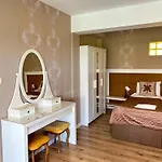 Vakantiehuis Sofia - Pool, Sauna & Nature Escape