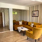 Vakantiehuis Sofia - Pool, Sauna & Nature Escape Varna