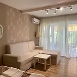 Vakantiehuis Sofia - Pool, Sauna & Nature Escape Varna