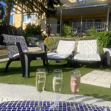 Sofia - Pool, Sauna & Nature Escape Feriehus